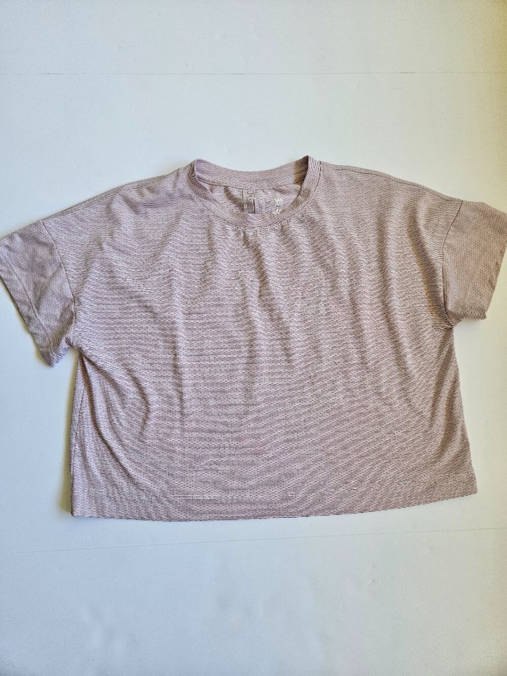All in Motion Target Running Athletic Short Sleeve Cropped T-Shirt Open Back Cut